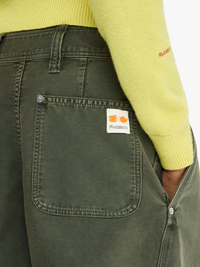 Hose Twisted Seam in grün