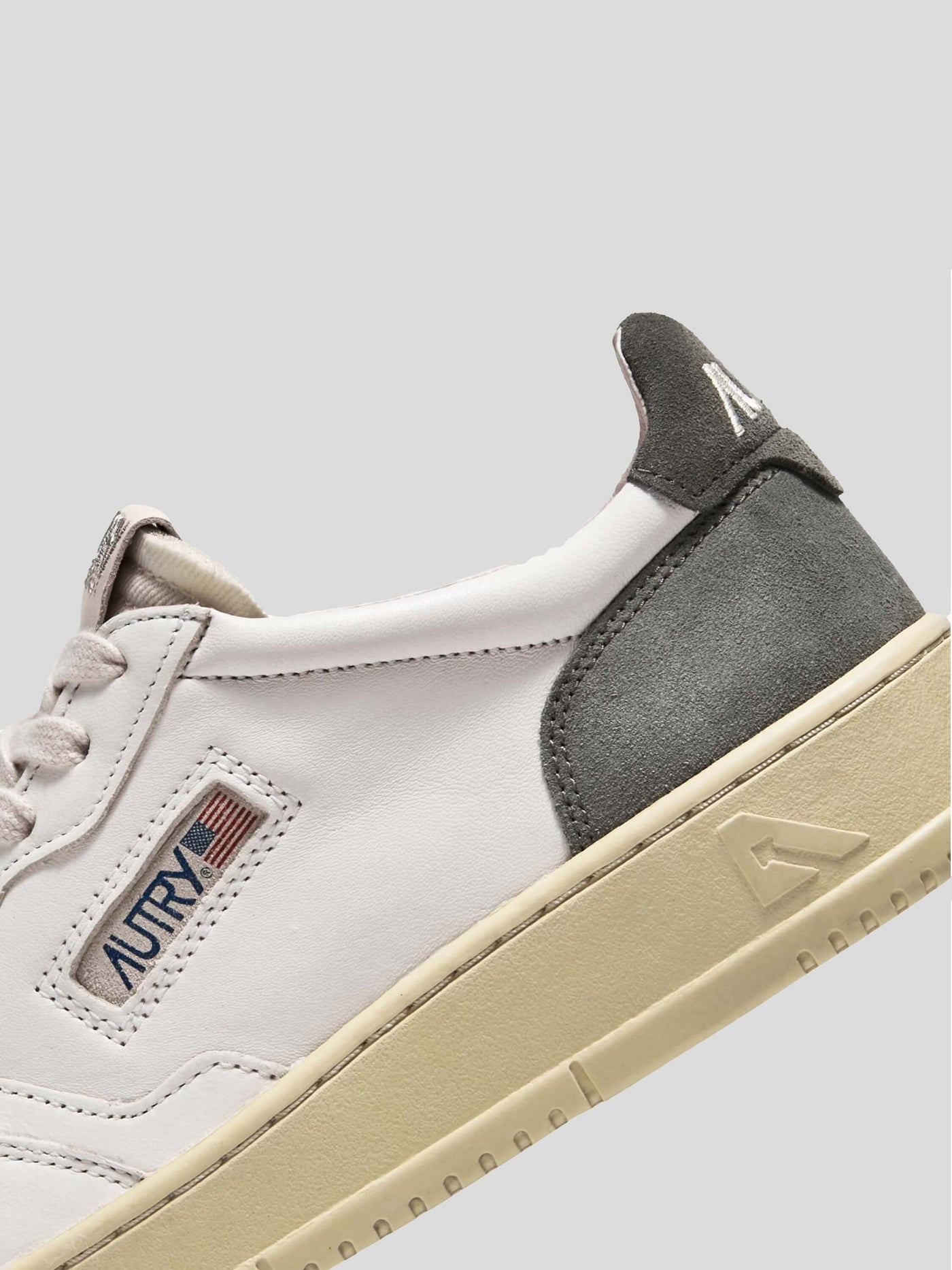 Autry Sneaker | Medalist Sneaker weiß-military-grau AULM SL05 | AULM SL05 grey / ADAM/EVE