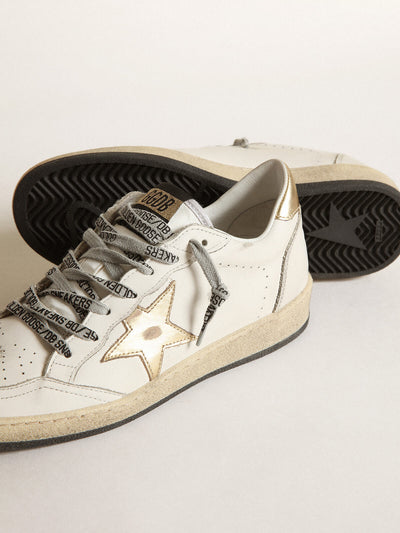 Golden Goose Sneaker | Ball Star Leder Sneaker in weiß mit goldenem Stern | GWF00117.F000783.80608 / ADAM/EVE