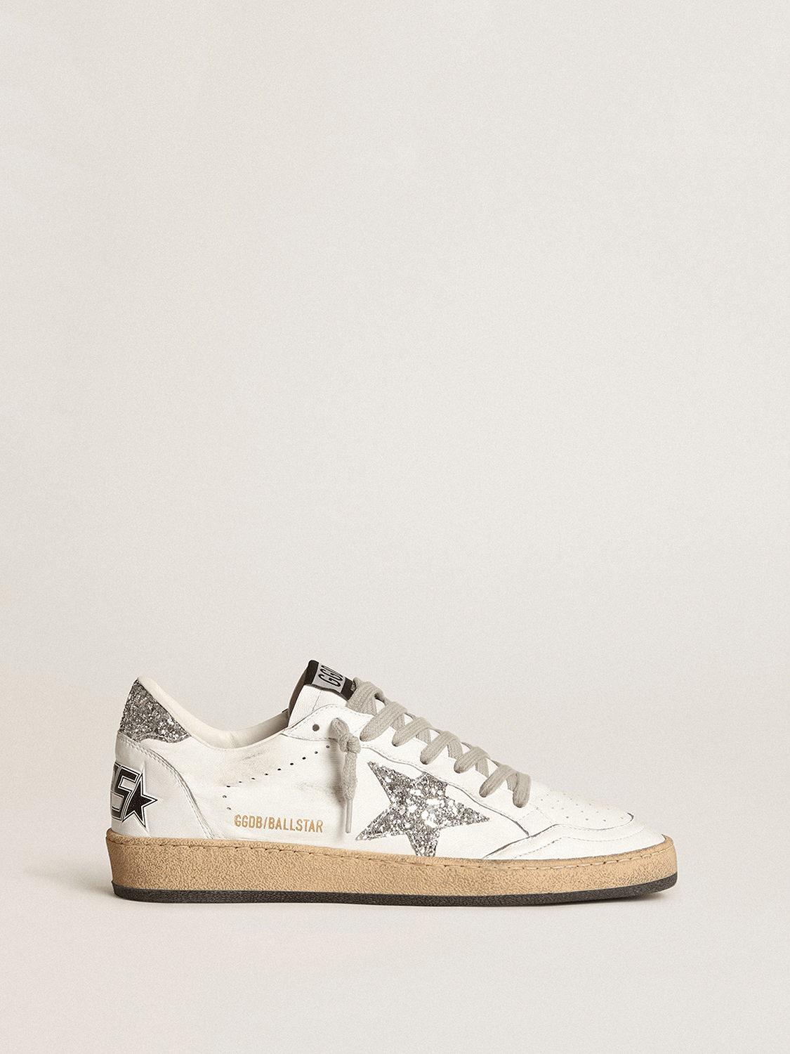 Golden Goose Sneaker | Ball Star Leder Sneaker in weiß mit silber Glitzer Stern | GWF00117.F003773.11325 / ADAM/EVE