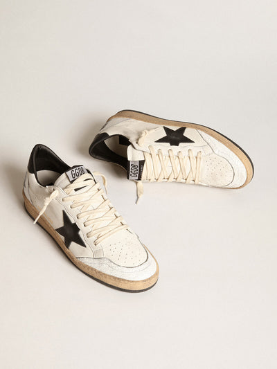 Golden Goose Sneaker | Ball Star Sneaker in weiß mit schwarzem Stern | GMF00117.F003771.10283 / ADAM/EVE