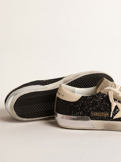 Golden Goose Sneaker | Super-Star Sneaker mit schwarzem Glitzer und beigem Stern | GWF00587.F004683.90401 / ADAM/EVE